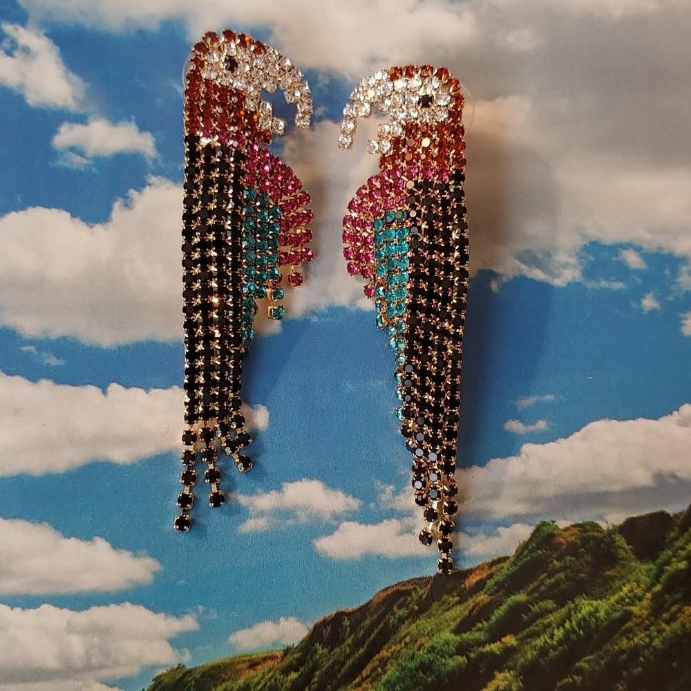 🍰NEW Tropical Parrot Crystal Bird Glam Earrings - Picture 4 of 4